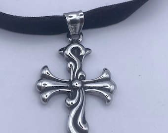 Vintage Celtic Silver Stainless Steel Cross Pendant Necklace Velvet Choker