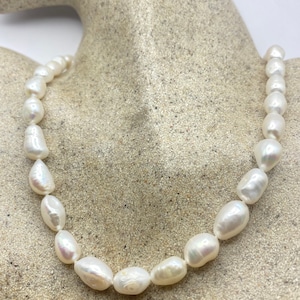 Vintage Hand Knotted White Pearl 16 inch Necklace
