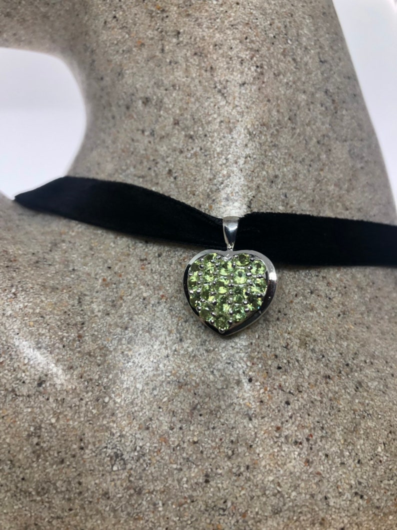 Vintage 925 Sterling Silver Real Green Peridot heart pendant necklace