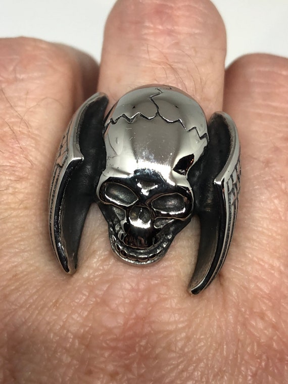 Vintage winged biker Skull Mens Ring Gothic Silve… - image 3