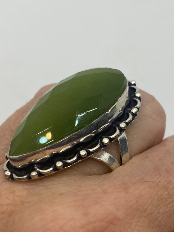 Vintage Green Cats Eye Art Glass Ring - image 6