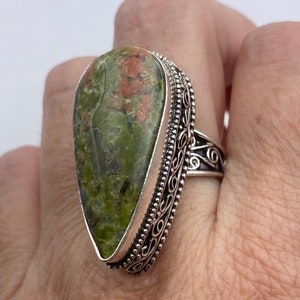 Vintage Green Unikcyte Silver Ring Size 7.5