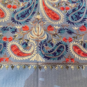 Vintage Navy Blue Cashmere Pashmina Scarf Wrap Paisley Embroidered