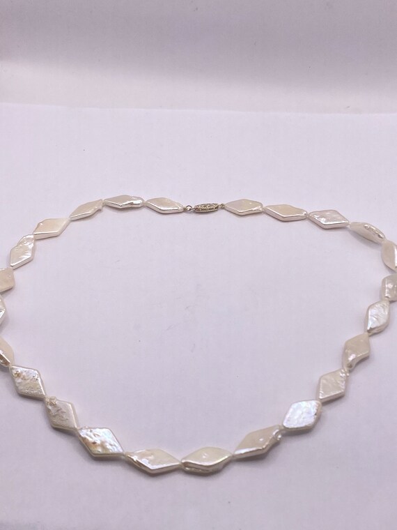 Vintage White Pearl 18 inch Necklace - image 3