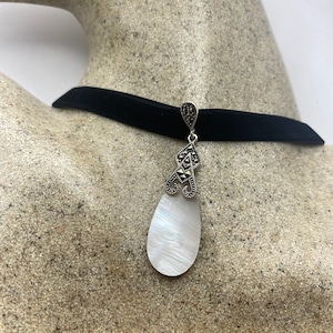 Vintage Marcasite 925 Sterling Silver Mother of Pearl Pendant Necklace