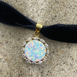 Vintage White Opal Choker Golden 925 Sterling Silver Pendant Necklace
