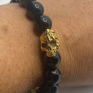Vintage Style Schwarzer Onyx Unisex Herren Stretch Goldener Schädel Armband