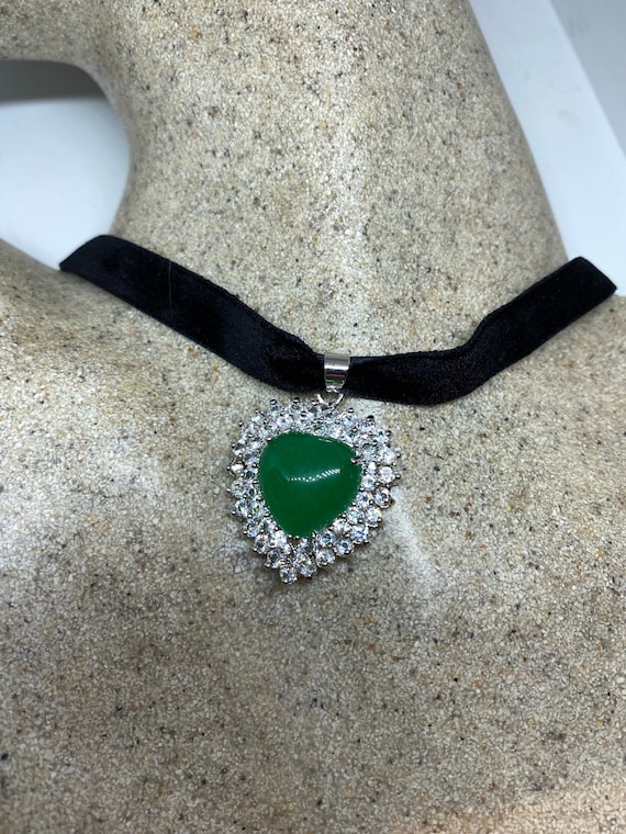 Vintage Green Jade Heart Choker Gold Finish Neckl… - image 1