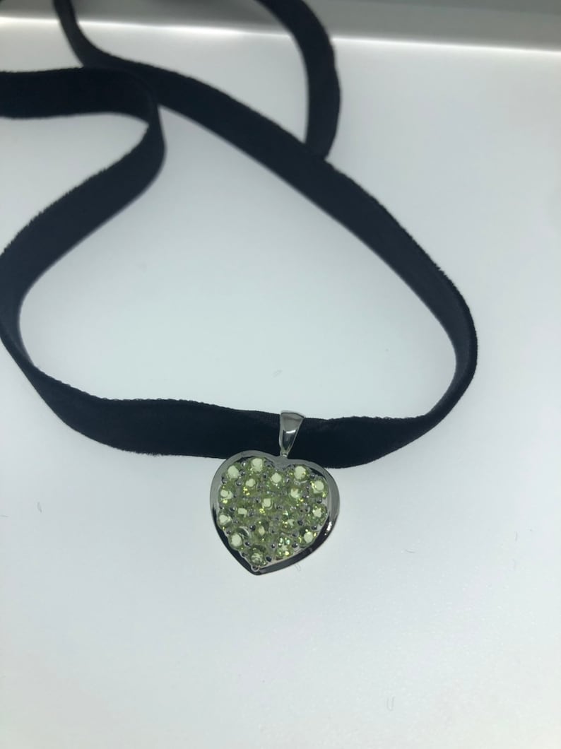 Vintage 925 Sterling Silver Real Green Peridot heart pendant necklace