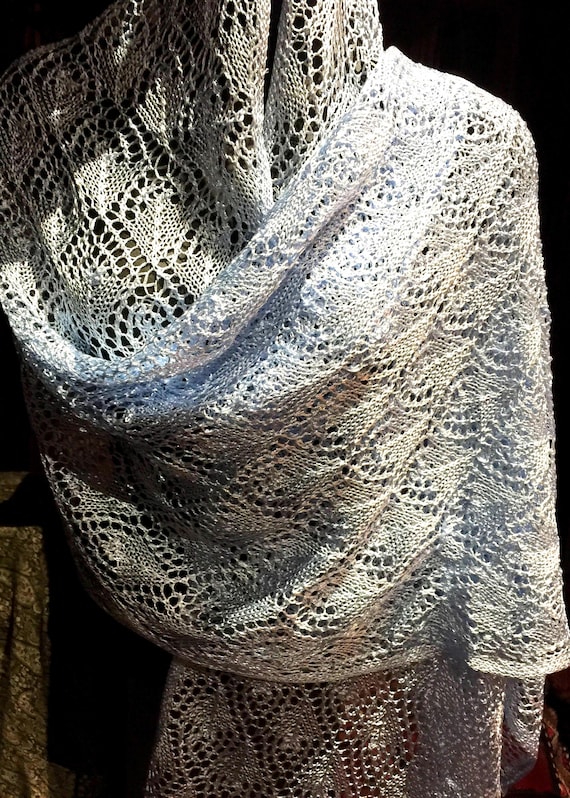 Vintage lace shawl wrap - Gem