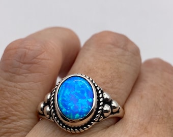 Anillo antiguo de plata de ley 925 con ópalo de fuego etíope.