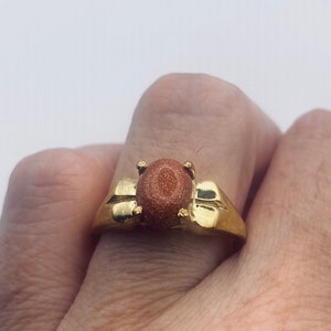 Anillo de cóctel de bronce dorado vintage de arenisca dorada