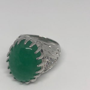 Vintage Lucky Green Nephrite Jade Ring
