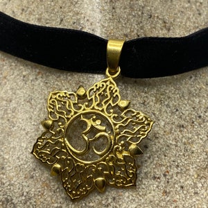 Vintage Ohm Shanti Bronze Velvet Choker Necklace.