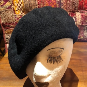 Vintage Black Wool Felt 11 in Beret Hat