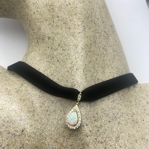 Vintage White Opal Choker Golden 925 Sterling Silver Pendant Necklace