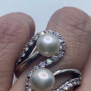 Vintage White Pearl 925 Sterling Silver Cocktail Ring Size 8