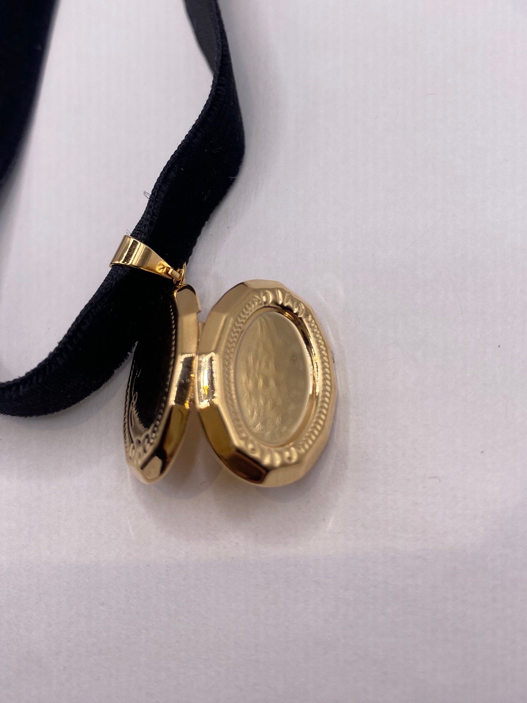 Vintage Oval Locket Choker Golden Filled Necklace - Etsy