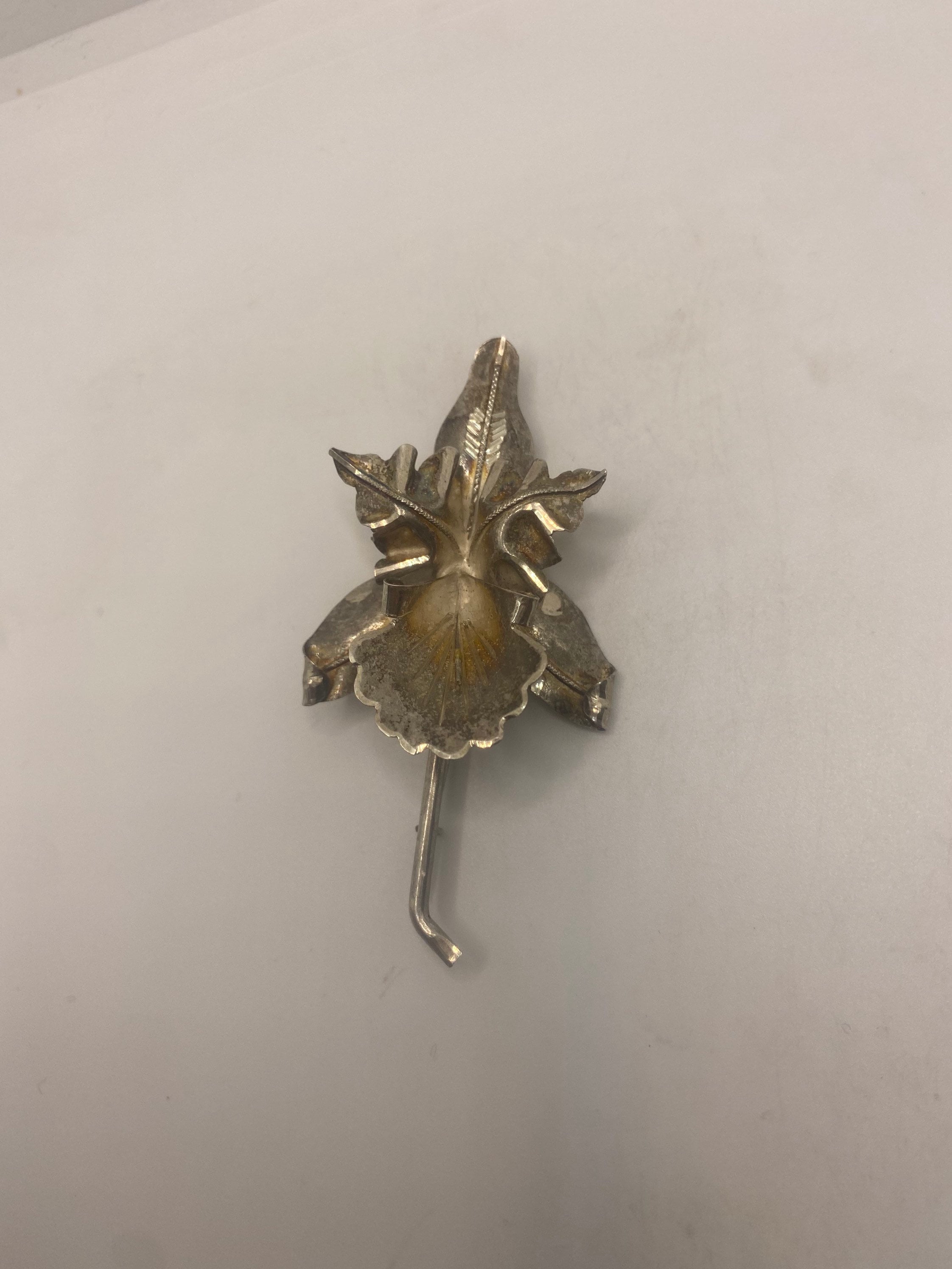 Broche ancienne en argent sterling en filigrane, broche en émail, fleur d' orchidée - France