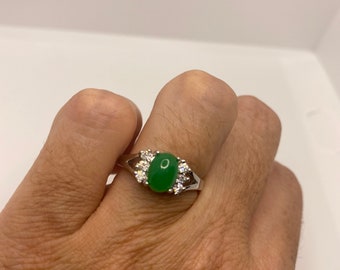 bague de cocktail vintage en jade néphrite vert porte-bonheur