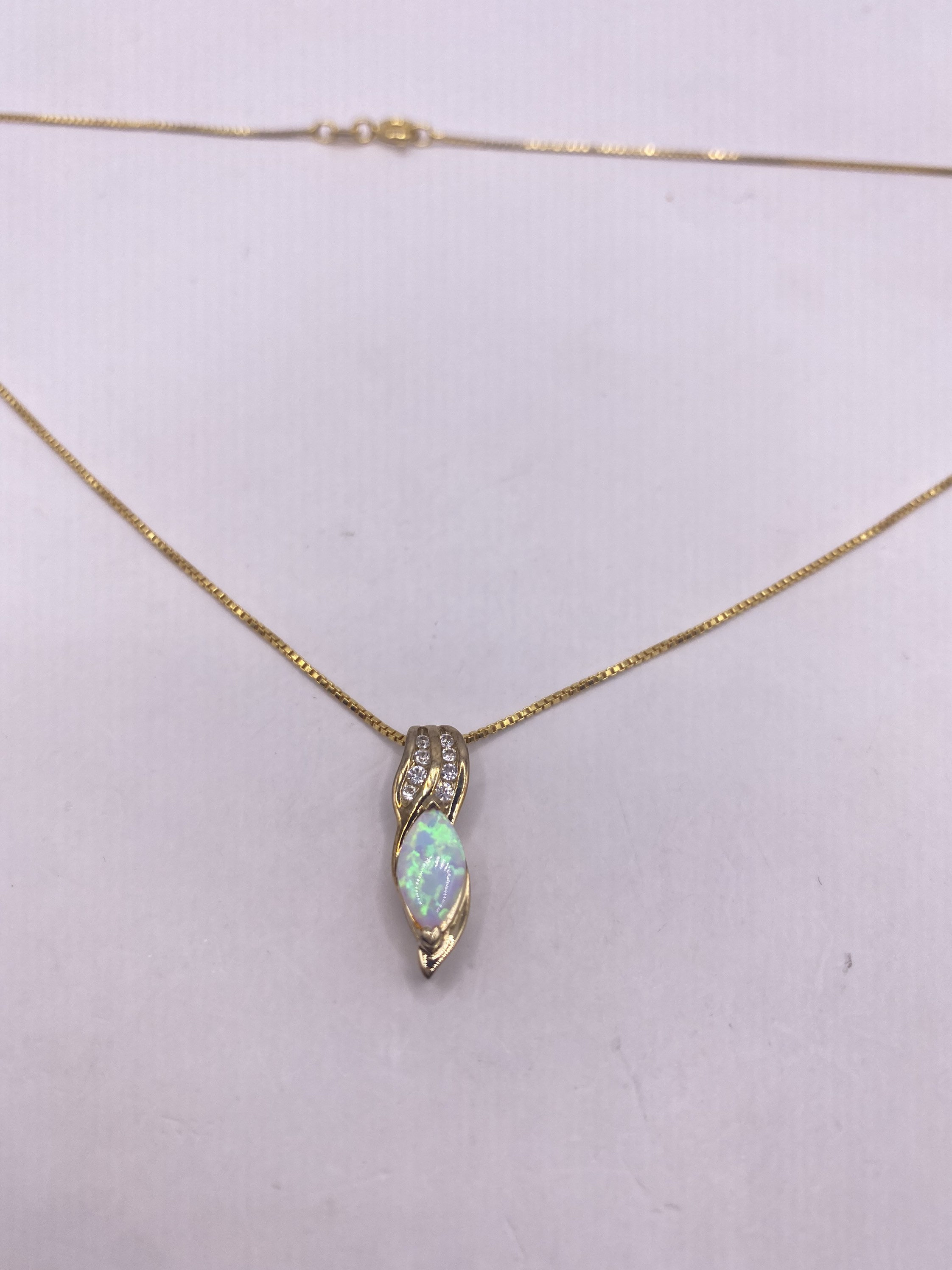 Collana Con Ciondolo In Opale Australiano Tripletto – Pietra 11x8 Mm, Argento Sterling 925 Placcato Oro – Vero Opale Di Fuoco