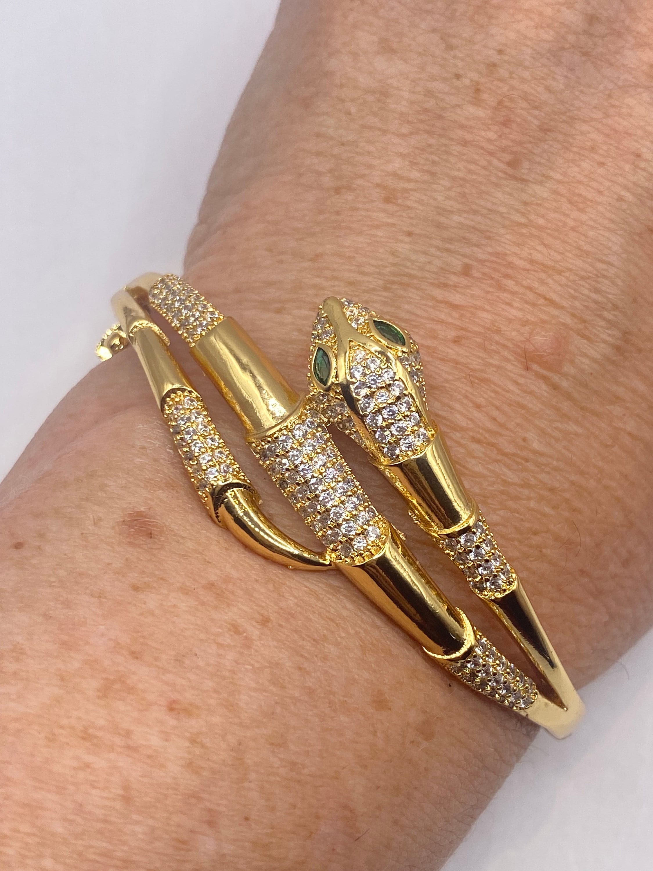 Ameri VINTAGE SAND LIKE BANGLE ゴールド バングル Vintage Snake Bangle Bracelet Gold Filled Green Crystal Eyes
