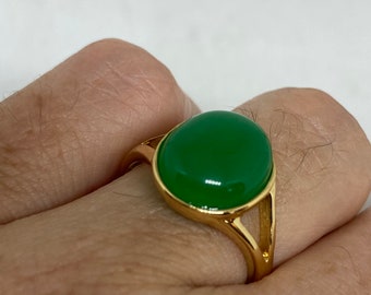 Vintage Lucky Green Nephrite Jade Ring Golden