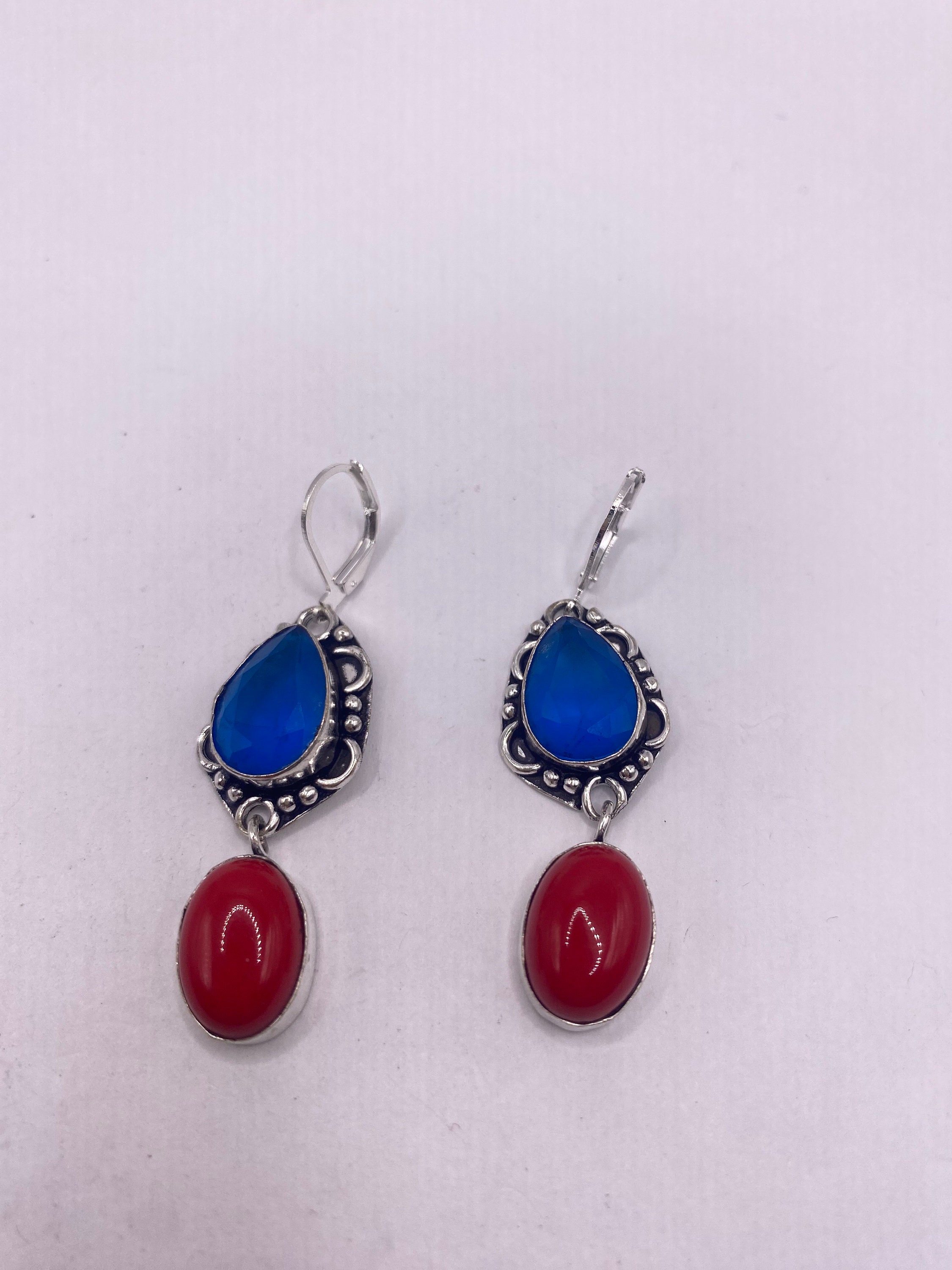 Boucle D'oreille Ancienne En Argent Massif Traditionnel Avec Corail Rouge - Occasion Authentique