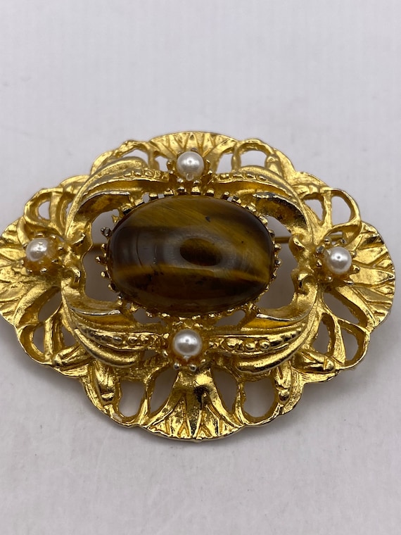 Vintage Tigers Eye Golden Brooch Pin