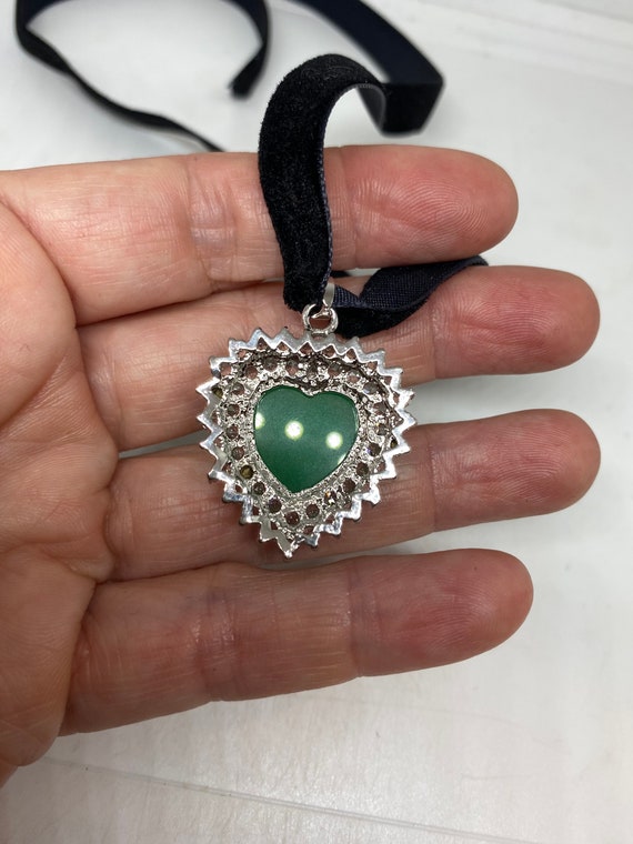 Vintage Green Jade Heart Choker Gold Finish Neckl… - image 2