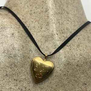 Vintage Gold Locket Tiny Heart 9k Gold Filled Pendant Photo Memory Charm Engraved Mom Hearts Choker Necklace image 4