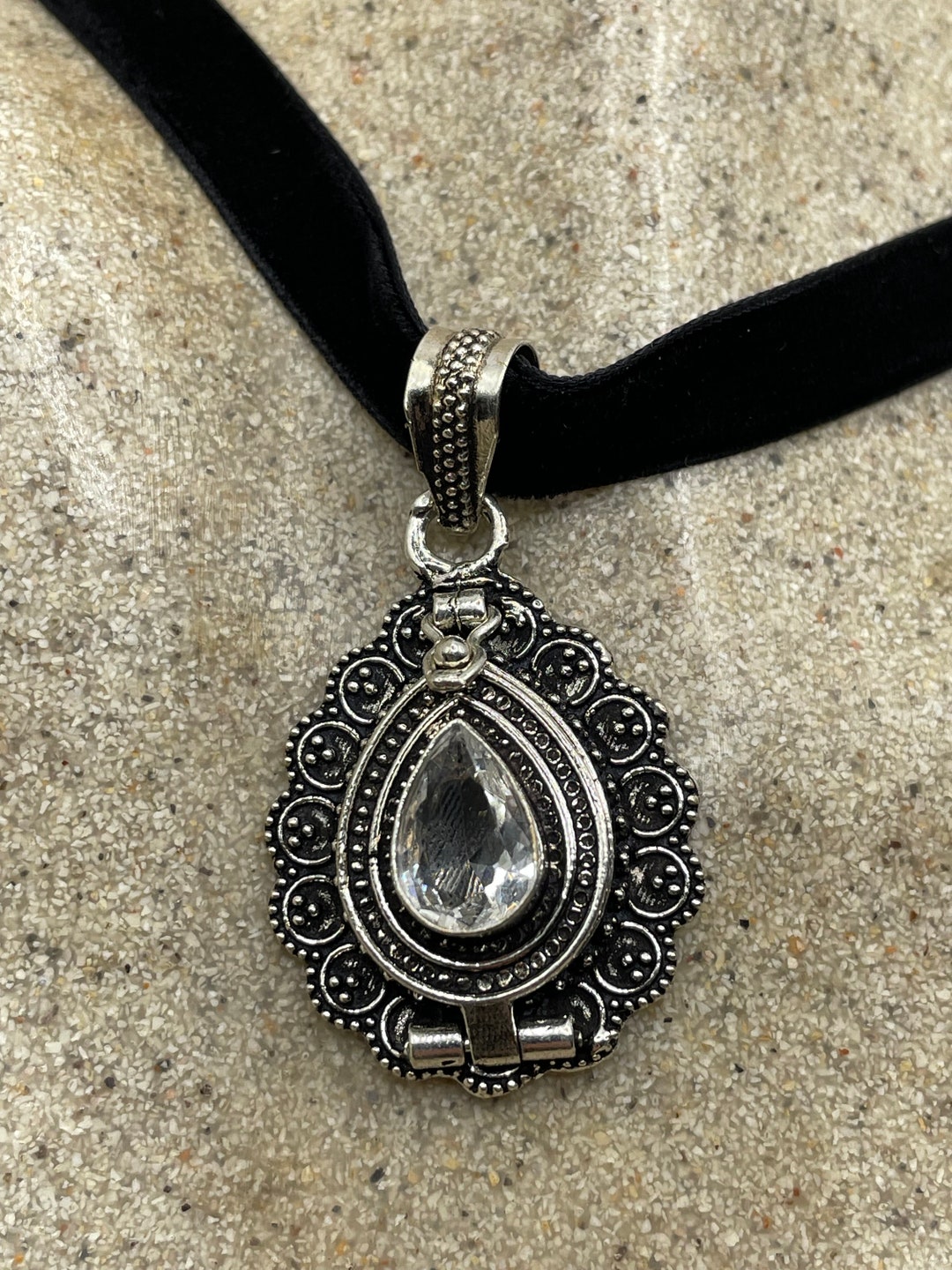 Vintage Silver Locket | Deco Poison Box Locket Choker Silver Necklace ...