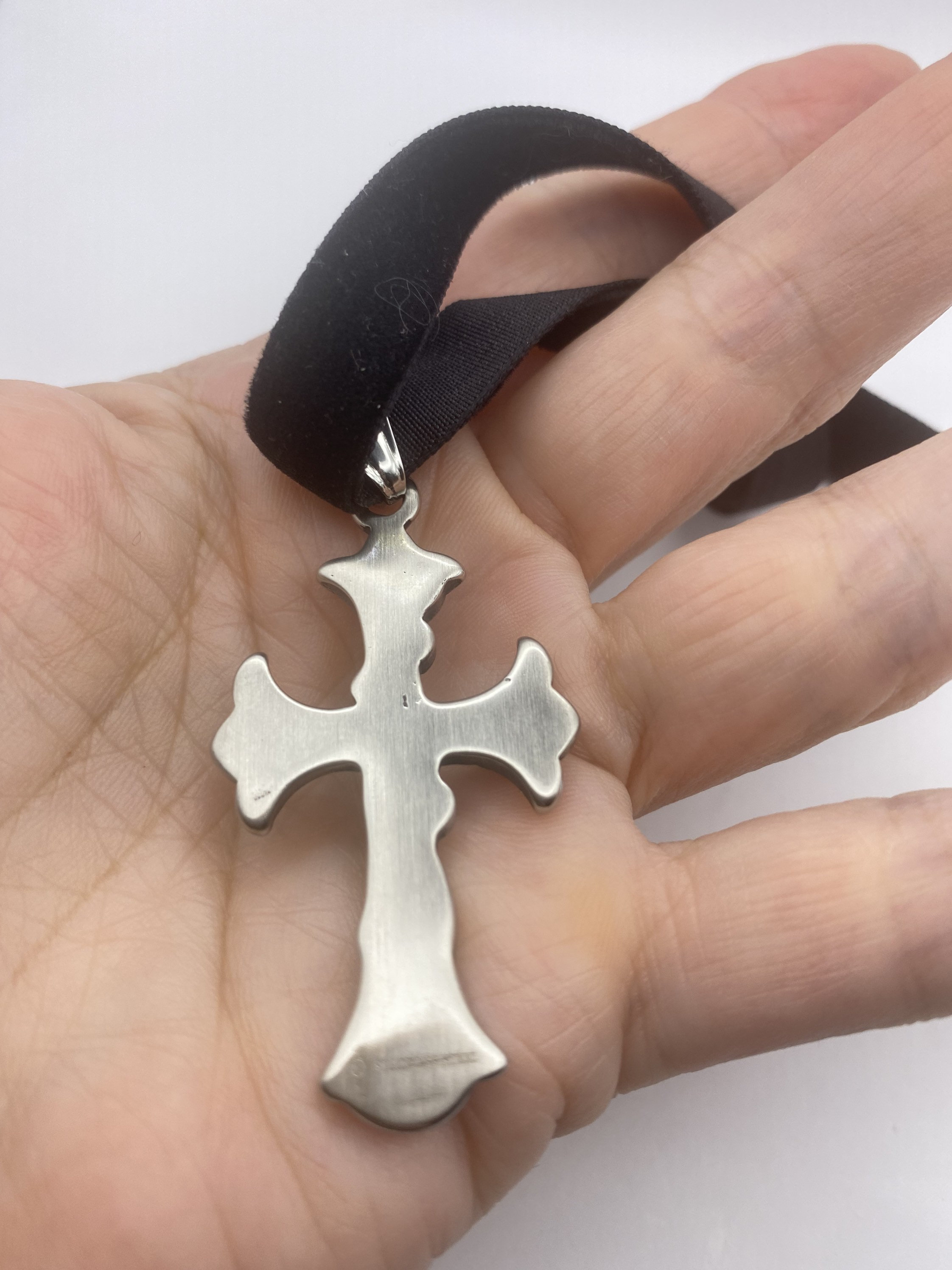 JewelryWe Collana Uomo Con Pendente Croce: Acciaio Inossidabile Argento E Nero, Ciondolo 4,7 Cm Con Preghiera Incisa, Regalo Con Sacchetto