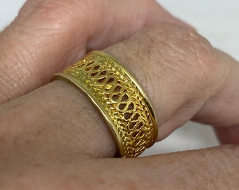 Vintage Wedding Band Ring Golden 925 Sterling Silver Size 7