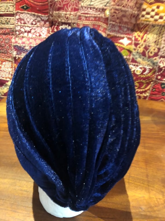 Vintage Blue Stretch Velvet Deco Turban Hat - image 4