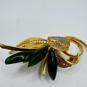 Vintage Green Jade Yellow Gold Filled Brooch Pin