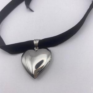 Vintage Silver Locket | Tiny Heart Photo Charm Stainless Steel Deco Etched Choker Necklace