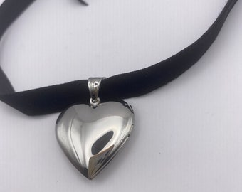 Vintage Silver Locket | Tiny Heart Photo Charm Stainless Steel Deco Etched Choker Necklace