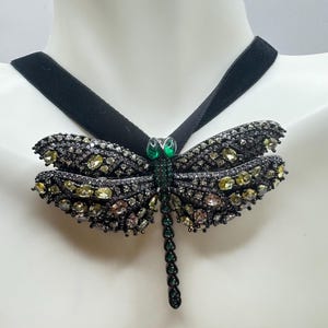 Vintage groene kristal gotische stijl zilver afgewerkte vlinder choker ketting broche