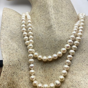 Vintage Hand Knotted Cream Pearl Double 17 in Necklace