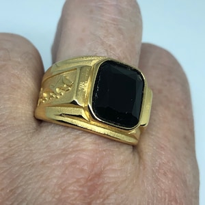 Vintage Gothic Black Onyx Dragon Golden Stainless Steel Men&#39;s Ring