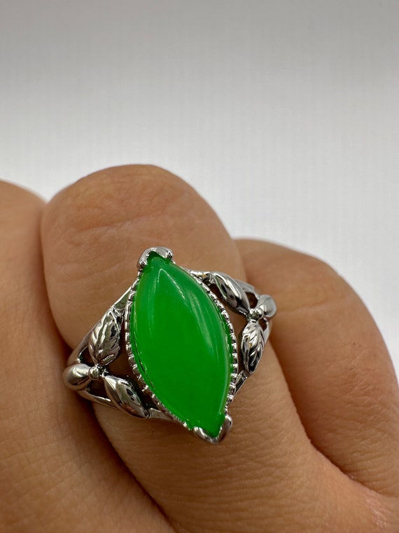 Vintage Lucky Green Nephrite Jade Ring - image 1