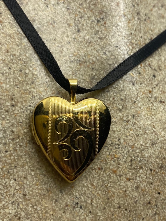 Buy Vintage Heart Locket Choker Gold Filled MOM Necklace Online in India -  Etsy