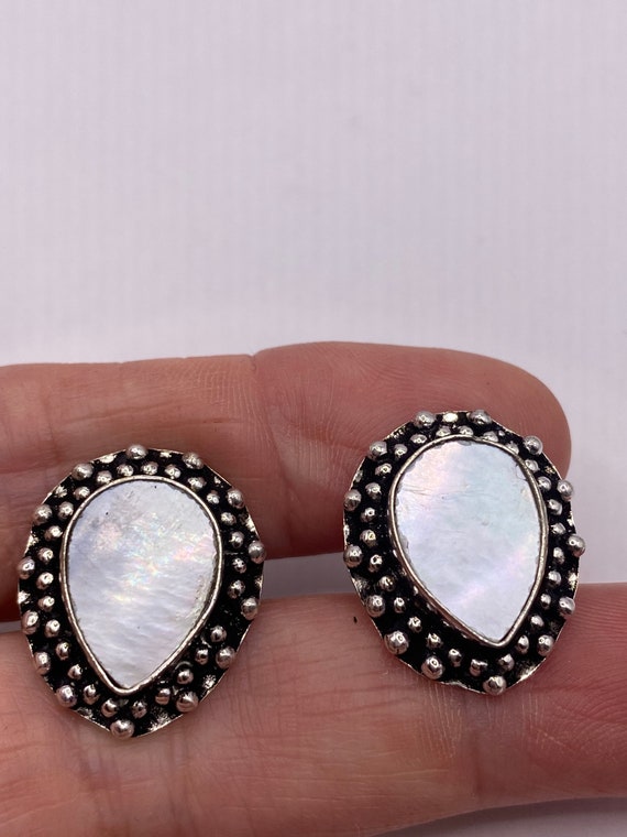 Vintage White Mother of Pearl Cuff Links