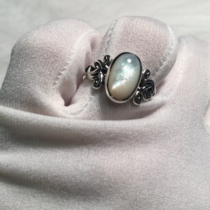 Antique White Mother of Pearl Filigree Sterling Silver Ring