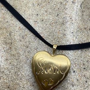 Collana girocollo con ciondolo a cuore vintage riempita d&#39;oro MOM