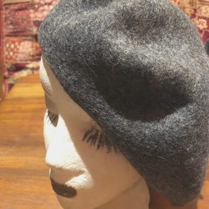 Vintage gray Wool Felt 11 in Beret Hat