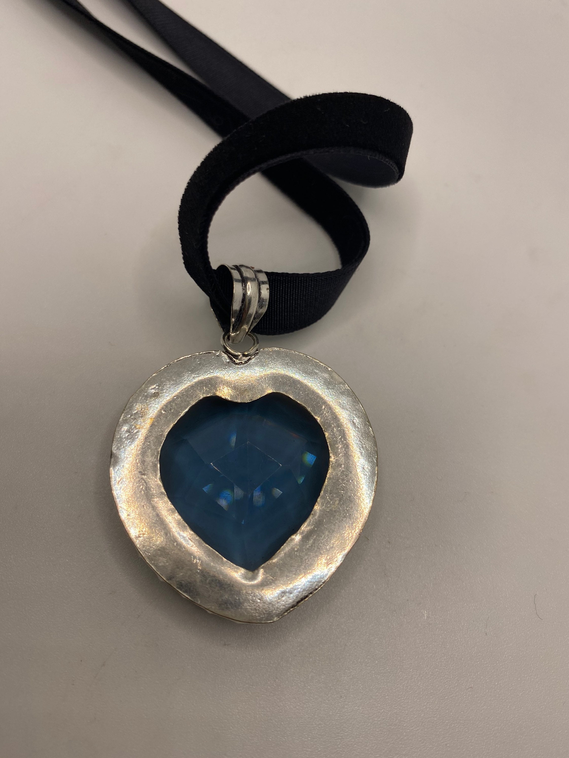 Collana Girocollo In Velluto Nero Con Ciondolo Cuore Di Cristallo | Choker In Raso Regolabile, Gioiello Vintage Per Donna - 2