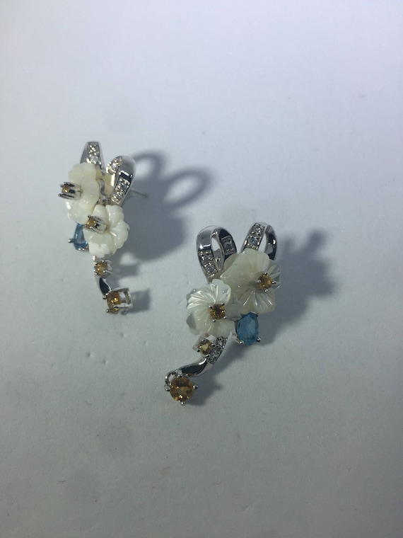 Vintage Genuine Gemstone  Mother of Pearl Flower … - image 2