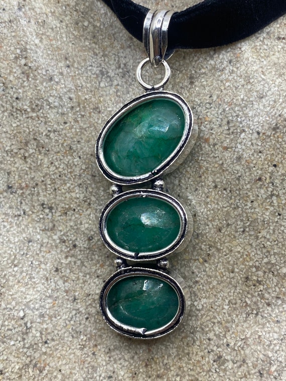 Vintage Green Raw Emerald Crystal Choker Pendant - image 3